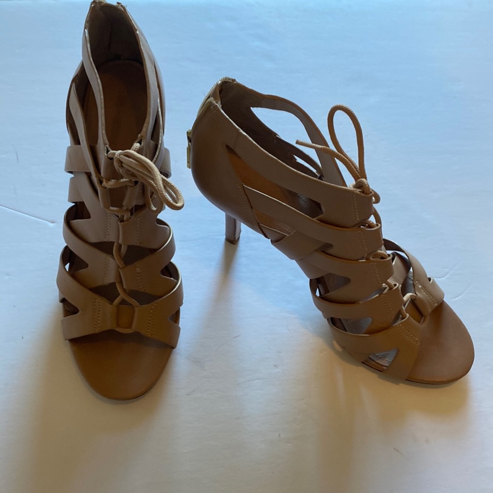Pour La Victoire Camila Leather Sandals in Nude